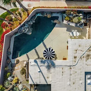 Private Pool & Mountain Views! Palm Springs